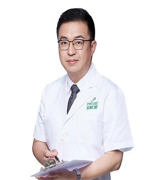 周炜