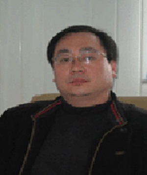 李中伟